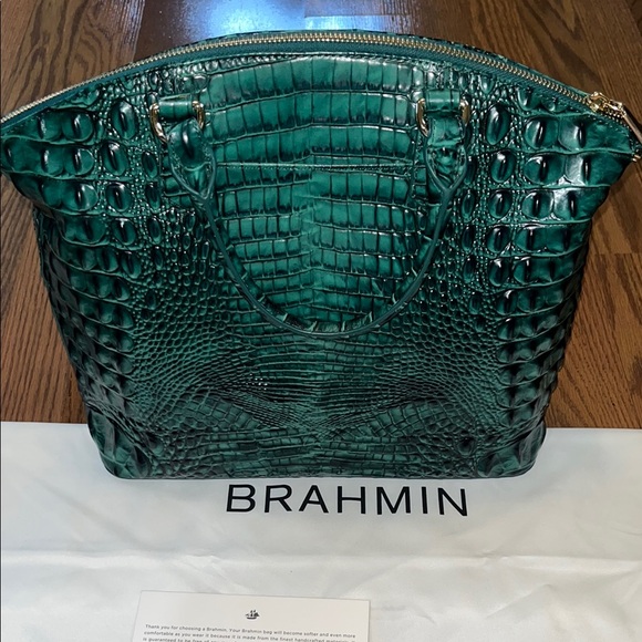 Brahmin Large Duxbury Green Croc-Embossed Shoulder Bag. NWOT Dust Bag included - Picture 4 of 7